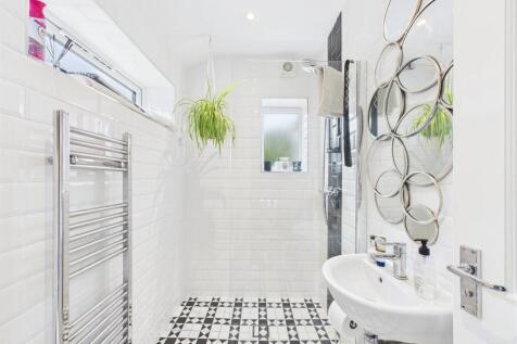 Well-Appointed Shower Room