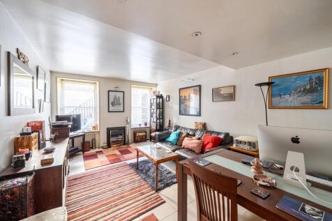 Sitting/Dining Room