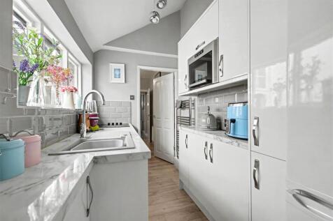 Kitchen (3).jpeg