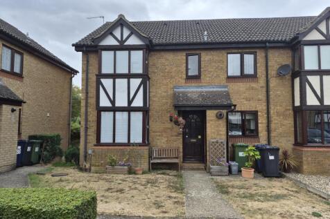 2 bed terraced house for rent in Lindisfarne Close, Eynesbury, Cambridgeshire