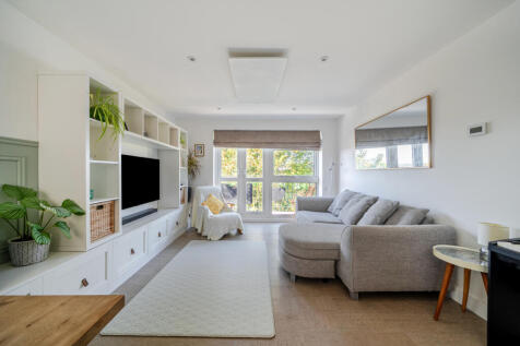 Sitting/Dining Room