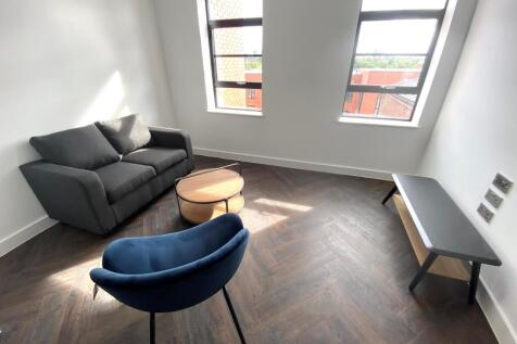 ** Zero Deposit Guarantee Available **
One bedroom furnished apartment available to move end July in the Jewellery Quarter ** ZERO DEPOSIT OPTION CONSIDERED **