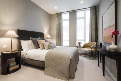 Show Apartment Bedroom
