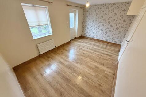 Reception room/Bedroom