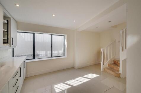Daniels_1a Prout Grove, Neasden, London, NW10 1PU_