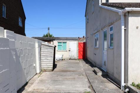 66 Hardenhuish Rd 8.JPG