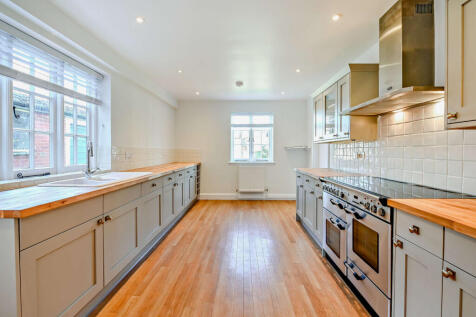 8546740interior22800