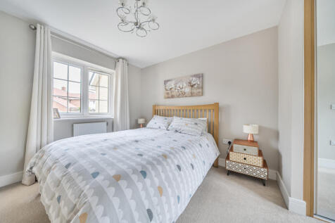 1347006-7-68b845f...