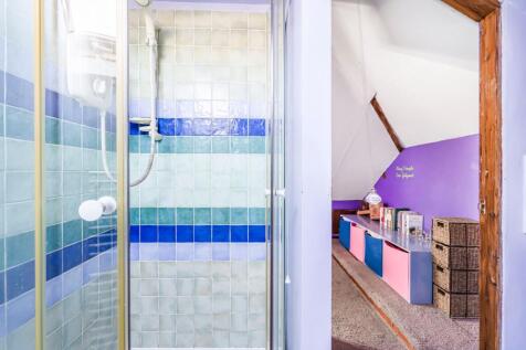 On suite shower room