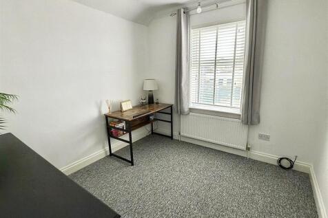 BEDROOM 3.jpg