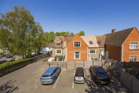 Rear Aspect & Parking