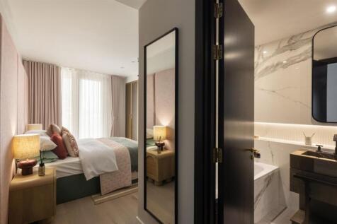 vb5501083_Triptych_10_03_028_3200x2134-2560x1440.j