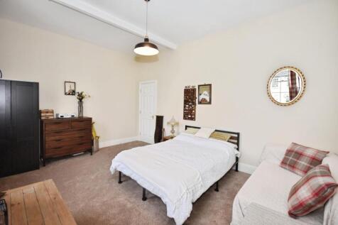 5e6bf088-BED 203 2001.JPG