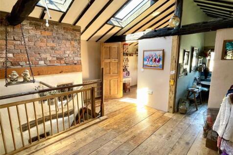 Landing Space (Bed3)