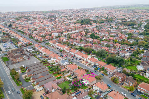 Distant rear aerial
