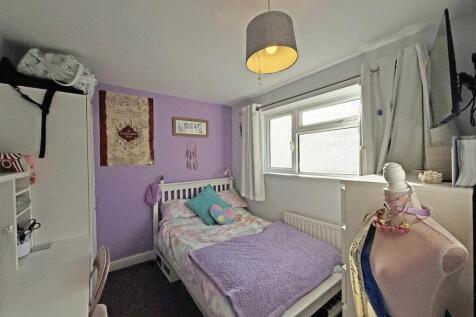 Coppice Gardens 3 - Bed 2.jpg