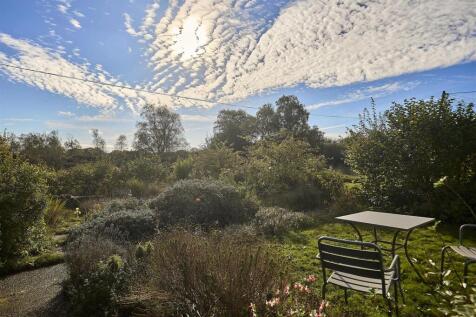 14 Heath View 29.jpg