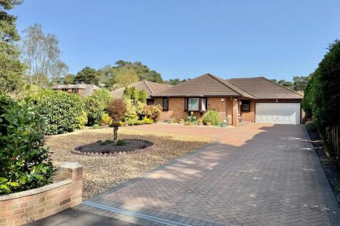 4 bedroom detached bungalow