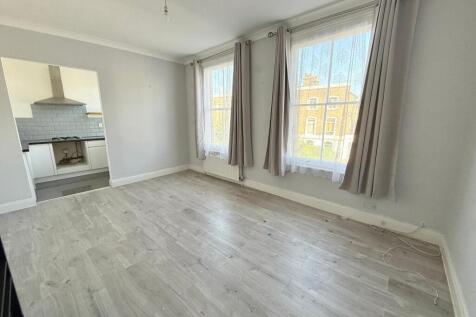 1 bed flat to rent Southgate Road, London N1