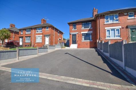 Two Bedroom End Townhouse with Large Driveway