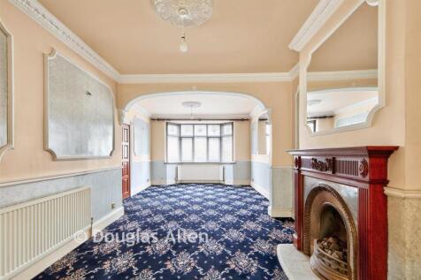 Lounge/Dining Area