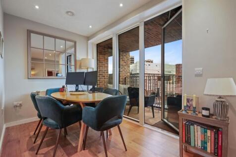 08-deb382259-HMF-JJ-Clift House-37 (1)-medium.jpg