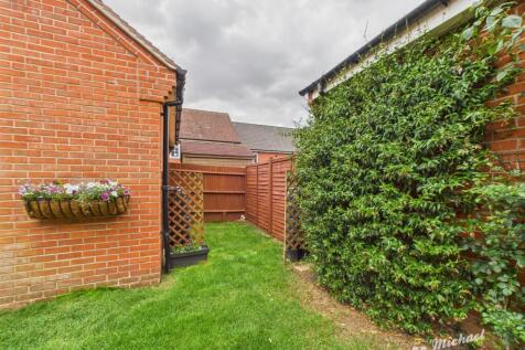 CAM03218G0-PR0735-STILL018