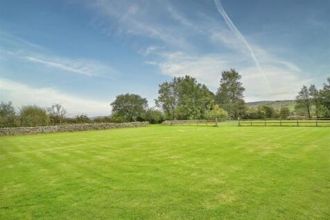 Outbuilding and Land