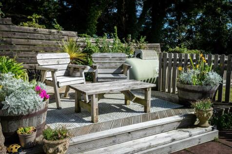 Exterior - Bryn Lewellyn, Llangoed-12.jpg