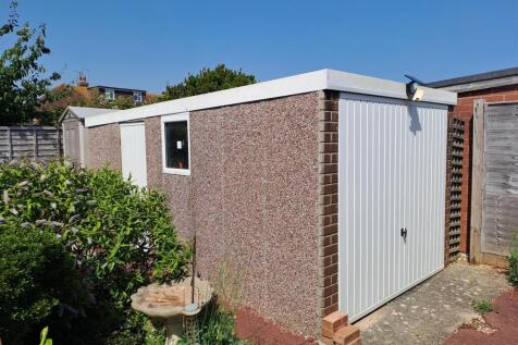 Detached Garage