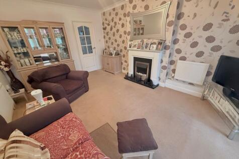 6 Fircroft Lounge...