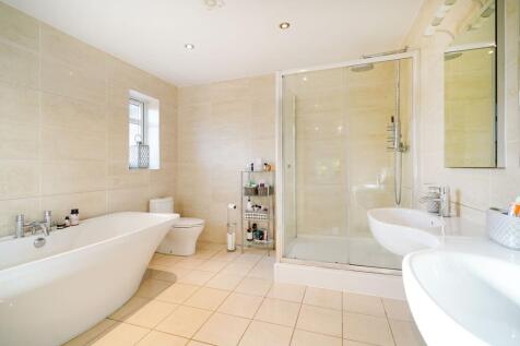 5 bed, 4 bath Detached in Sheffield - Photo 15