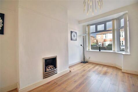 3 bed, 1 bath Semi-Detached in Manchester - Photo 3