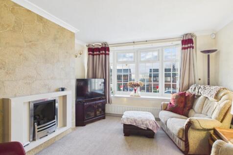 CAM03729G0-PR0216-STILL013