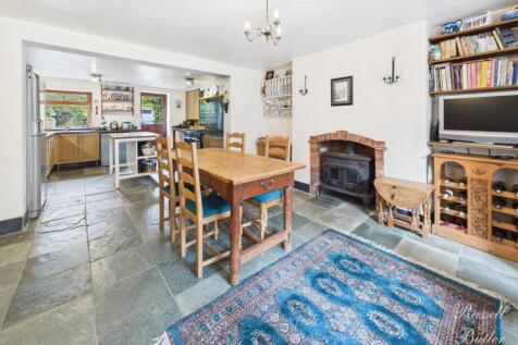 CAM01995G0-PR0368-STILL023