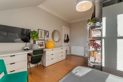 5 bed, 3 bath Detached in Glasgow - Photo 39