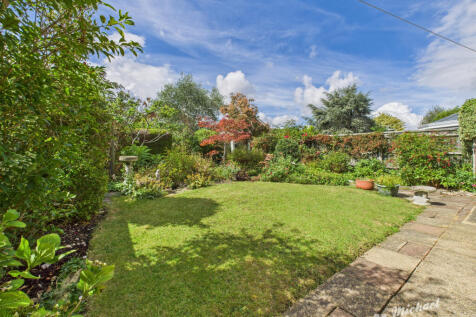 CAM03852G0-PR0407-STILL009