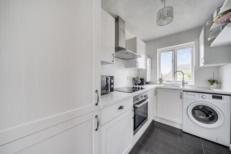 1348304-8-68b72bc...