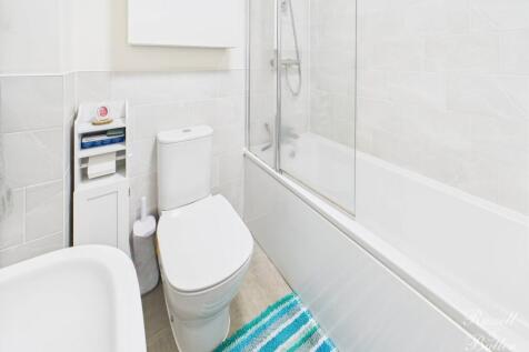 CAM02127G0-PR0292-STILL003