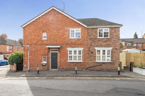 16 Richmond Road, Towcester (25) cr.jpg