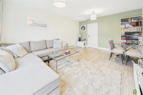 Presented by Clinton at EweMove Bexleyheath and Da