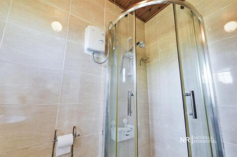 Shower Room Extra Photo