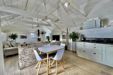 COTTAGE LIVING SPACE.jpeg