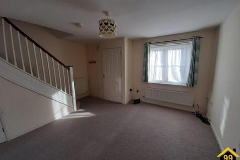 Property Ref: 17015 Situated in the popular area of Bedminster, Bristol, this well-maintained two-bedroom property offers comfortable and practical living …