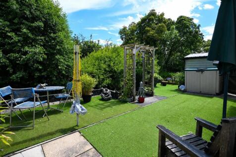 Garden/River view