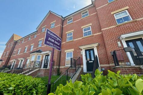 4 Bed Terraced House For Sale