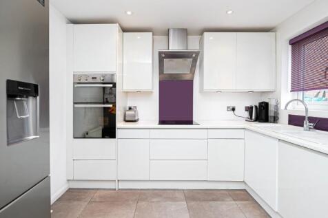 28 Gwynne - Kitchen.jpg
