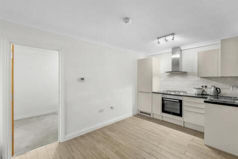 Flat 2, 8 Buckingham Place Bellfield Rd, HP13 5HW-