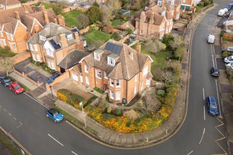 260107 - 11 Pemberley Avenue, Bedford - 04.jpg