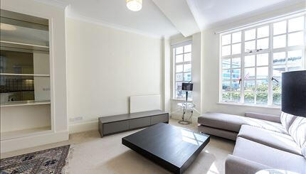 Square Quarters are proud to present a newly refurbished five bedroom apartment located in a prestigious mansion building offering fabulous views over Regents Park.